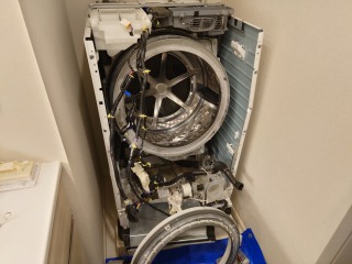 パナソニックドラム式洗濯機NA-VG1300分解