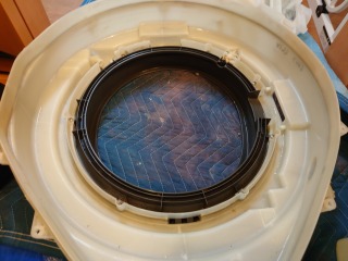 シャープドラム式洗濯機G110脱水受けカバー清掃