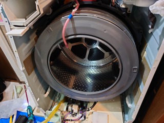 東芝ドラム式洗濯機TW-117X3分解清掃