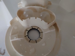 日立製ドラム式洗濯機排水トラップカバー