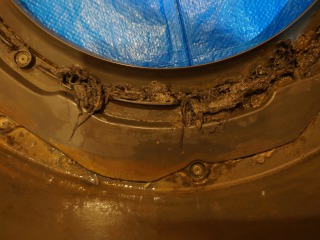 パナソニックドラム式洗濯機NA-VX9800脱水受けカバー破損