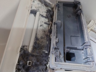 パナソニックドラム式洗濯機NA-VX8700乾燥フィルター蓋の裏