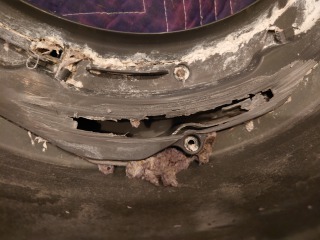 パナソニックドラム式洗濯機NA-VX8700脱水受けカバー損傷