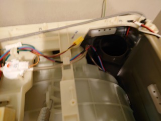 シャープドラム式洗濯機ES-U111乾燥風路