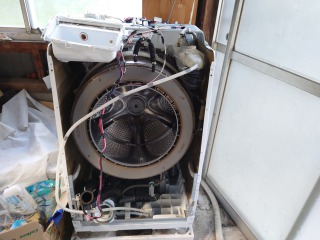 日立ドラム式洗濯機BD-SV110A分解