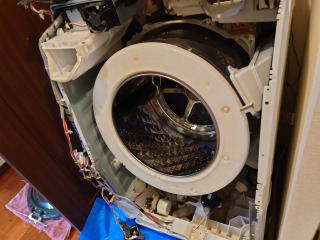 パナソニックドラム式洗濯機NA-VX7200分解清掃