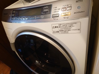 パナソニックドラム式洗濯機NA-VX7200外観