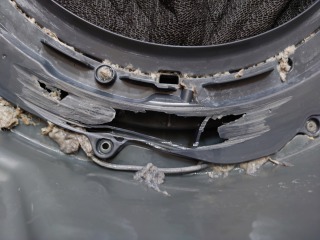 パナソニックドラム式洗濯機NA-NX8500脱水受けカバー破損