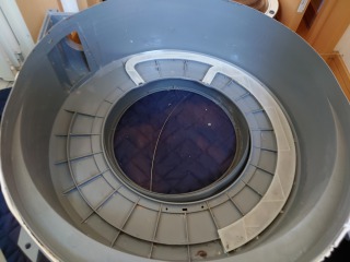 東芝ドラム式洗濯機TW-Z96V2Mカバー部の清掃