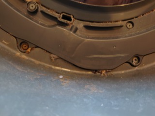 パナソニックドラム式洗濯機NA-VX8600脱水受けカバー擦り跡
