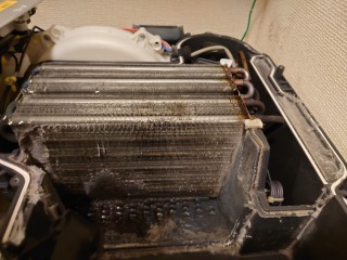 パナソニックドラム式洗濯機NA-VX8900ヒートポンプユニット汚れ