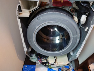 東芝ドラム式洗濯機TW-Z96X1分解