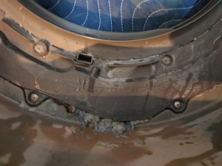 パナソニックドラム式洗濯機NA-NX8800脱水受けカバー破損