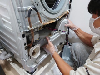 パナソニック、ドラム式洗濯機(NA-VH320)、エラーHA0,HA2、東京都新宿