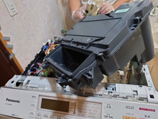パナソニックドラム式洗濯機NA-VX8600ヒートポンプユニット交換3