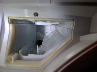 パナソニック、ドラム式洗濯機(NA-VX7200)、東京都新宿区で給水弁交換