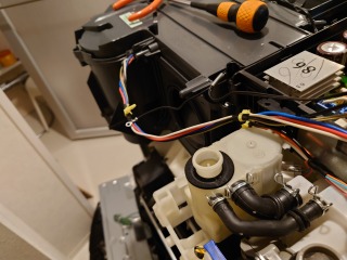 パナソニックドラム式洗濯機NA-VX8600ヒートポンプユニット故障