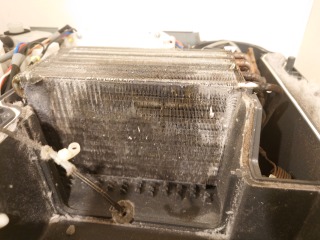 パナソニックドラム式洗濯機NA-VX8900ヒートポンプユニット汚れ
