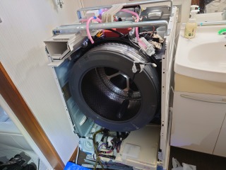 東芝ドラム式洗濯機TW-117X5分解
