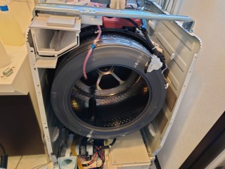 東芝ドラム式洗濯機TW-117X6分解