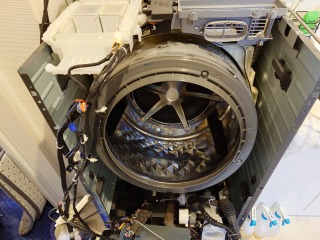 パナソニックドラム式洗濯機NA-VG2600分解