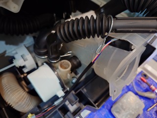 パナソニックドラム式洗濯機NA-VX7900排水ユニット