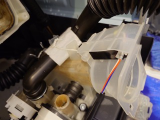 パナソニックドラム式洗濯機NA-VX300B排水ユニット洗浄