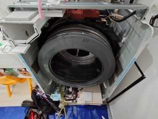 東芝ドラム式洗濯機TW-127X9分解