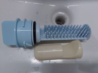 東芝ドラム式洗濯機TW-127X9排水トラップ洗浄