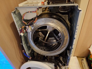 パナソニックドラム式洗濯機NA-LX127B分解
