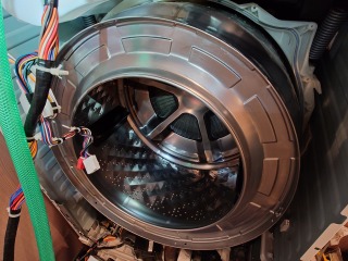 パナソニックドラム式洗濯機NA-LX127B洗濯槽取付