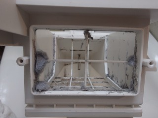 東芝ドラム式洗濯機TW-117A8乾燥風路汚れ