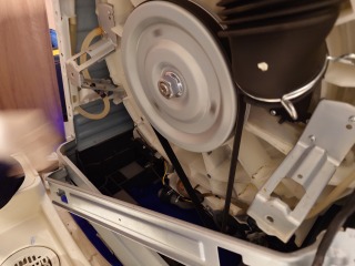 パナソニックドラム式洗濯機NA-VX7900異音キュルキュル音