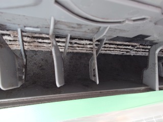 ダイキンエアコンAN22WESクロスフローファン汚れ