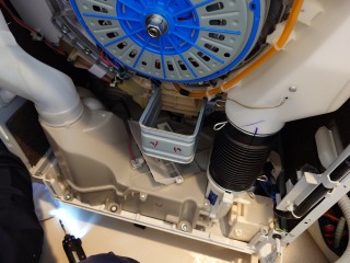 東芝ドラム式洗濯機TW-Q900Lヒートポンプ位置