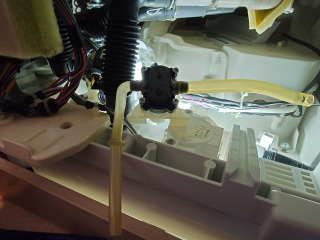 東芝ドラム式洗濯機TW-Q900Lドレンポンプ