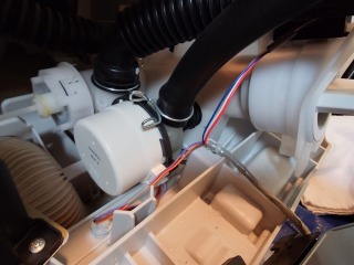 パナソニックドラム式洗濯機NA-SLX12B排水ユニット洗浄