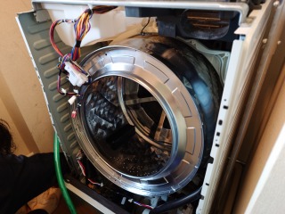 パナソニックドラム式洗濯機NA-SLX12B洗濯槽取付