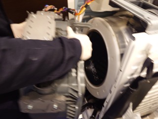 パナソニックドラム式洗濯機NA-LX129B分解