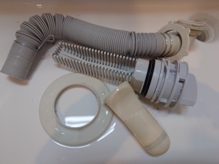 パナソニックドラム式洗濯機NA-VX8900排水トラップ洗浄