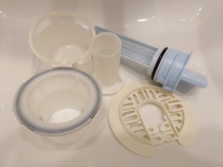 東芝ドラム式洗濯機TW-127XP3排水トラップ清掃