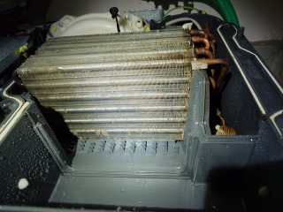 パナソニックドラム式洗濯機NA-VX700Aヒートポンプ内部清掃