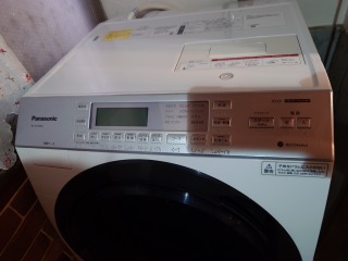 パナソニックドラム式洗濯機NA-VX700A